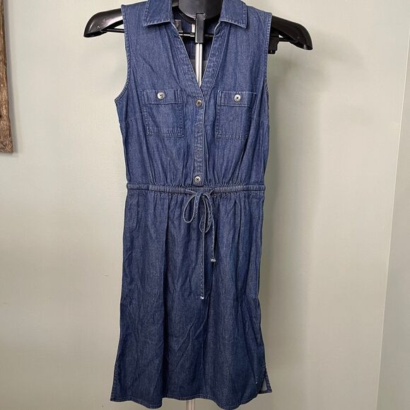 White House Black Market Dresses & Skirts - White House black market denim dress xxs 00 Jean dress sleeveless Cinched waist